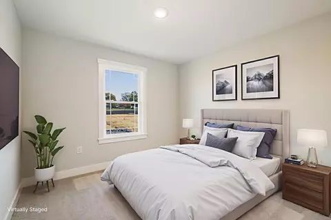 Bedroom - 9 Barnyard Cir, Bridgewater, VA 22812 photo 8 of 10
