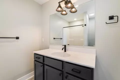 Bath - 9 Barnyard Cir, Bridgewater, VA 22812 photo 5 of 10