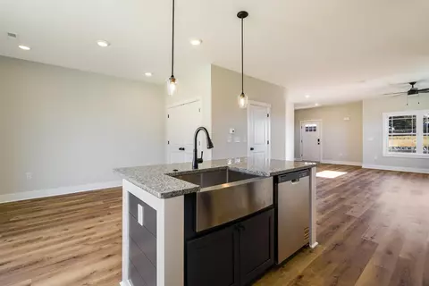 Kitchen - 9 Barnyard Cir, Bridgewater, VA 22812 photo 10 of 11