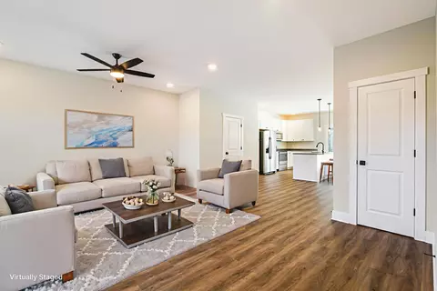Living - 9 Barnyard Cir, Bridgewater, VA 22812 photo 2 of 6
