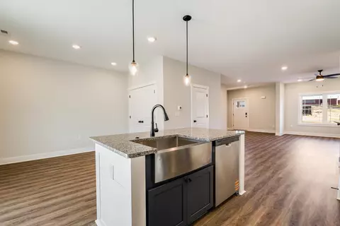 Kitchen - 9 Barnyard Cir, Bridgewater, VA 22812 photo 6 of 11