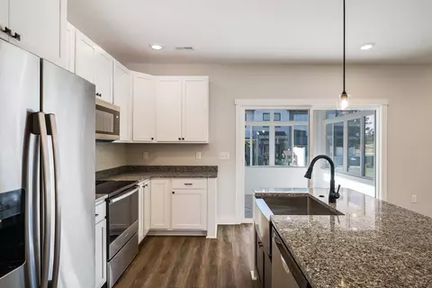 Kitchen - 9 Barnyard Cir, Bridgewater, VA 22812 photo 5 of 11