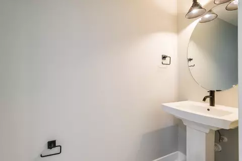 Bath - 9 Barnyard Cir, Bridgewater, VA 22812 photo 1 of 10