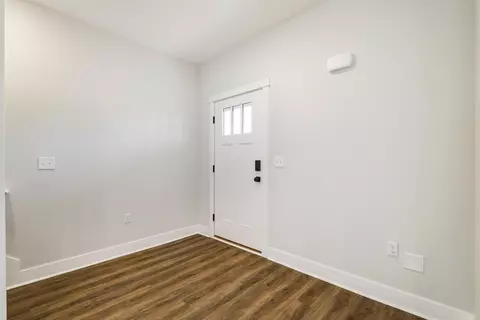Entry Way - 9 Barnyard Cir, Bridgewater, VA 22812 photo 2 of 3