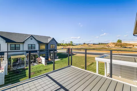 Exterior - 9 Barnyard Cir, Bridgewater, VA 22812 photo 2 of 11