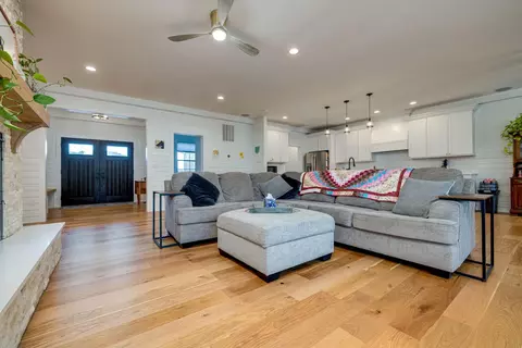 Living - 116 Millview Dr, Bridgewater, VA 22812 photo 6 of 6