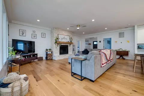 Living - 116 Millview Dr, Bridgewater, VA 22812 photo 2 of 6