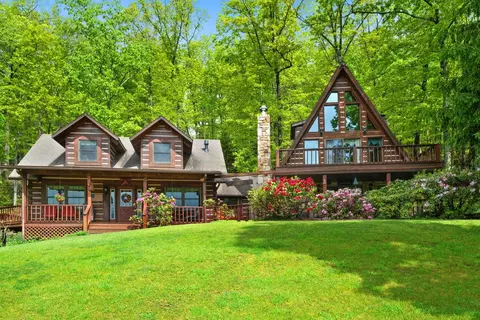 537 N High Valley Dr N, Monterey, VA 24465