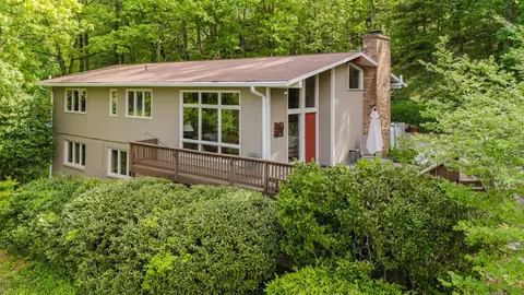 1227 Woodcrest Cir, Harrisonburg, VA 22801