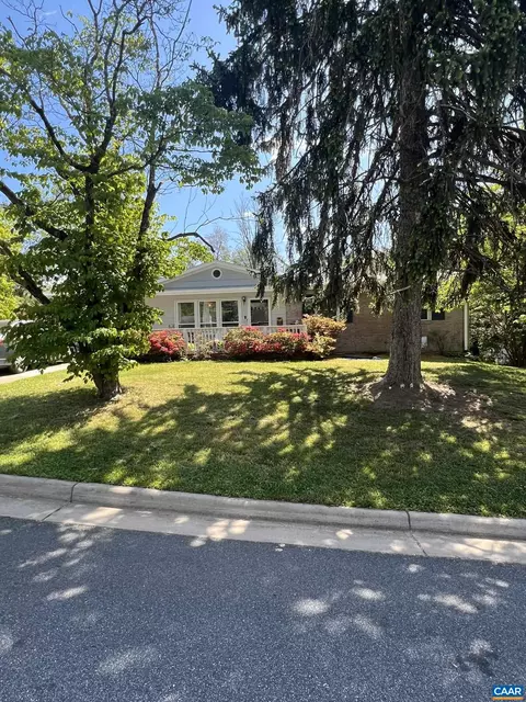 2204 Dominion Dr, Charlottesville, VA 22901