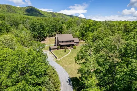 2461 Resort Dr, Mcgaheysville, VA 22840