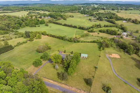 816 Todd Rd, Mount Sidney, VA 24467 photo 5
