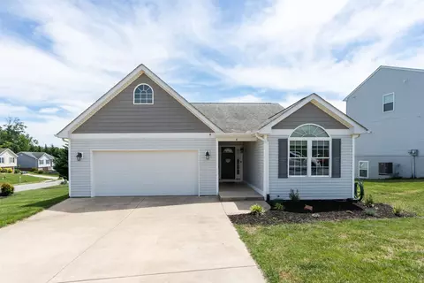6 Morningview Ct, Stuarts Draft, VA 24477