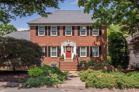 225 Divot Dr, Harrisonburg, VA 22802