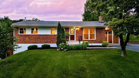 1612 Armstrong Ave, Staunton, VA 24401