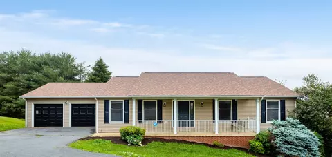 163 Valley View Ave, Mount Sidney, VA 24467