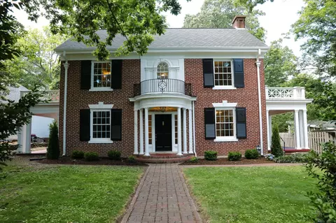 645 Cherry Ave, Waynesboro, VA 22980