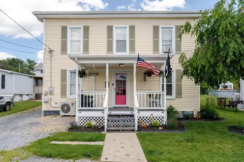 206 N Third St N, Shenandoah, VA 22849