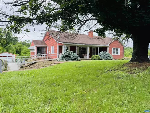 1820 Springhill Rd, Staunton, VA 24401