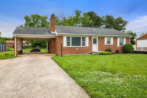 Exterior - 78 Stuart Ave, Stuarts Draft, VA 24477 photo 3 of 12