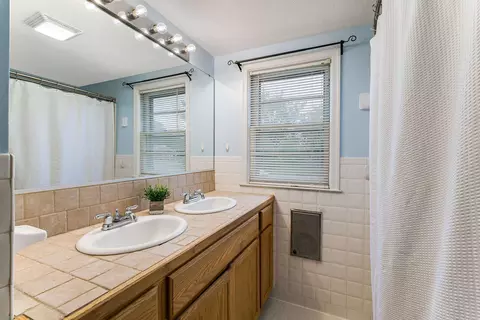 Bath - 78 Stuart Ave, Stuarts Draft, VA 24477 photo 1 of 1