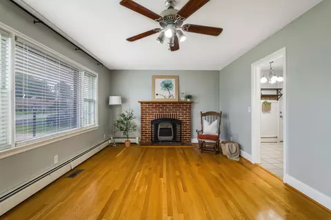 Living - 78 Stuart Ave, Stuarts Draft, VA 24477 photo 2 of 4