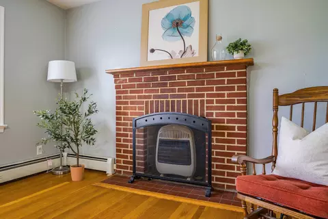 Living - 78 Stuart Ave, Stuarts Draft, VA 24477 photo 3 of 4