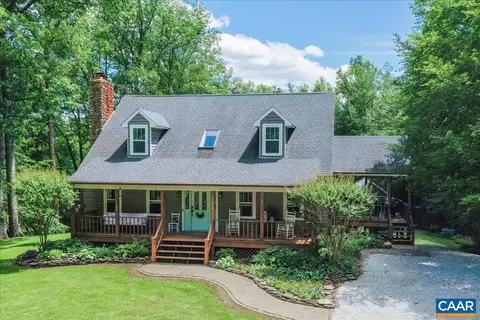 261 Carrington Ln, Roseland, VA 22967