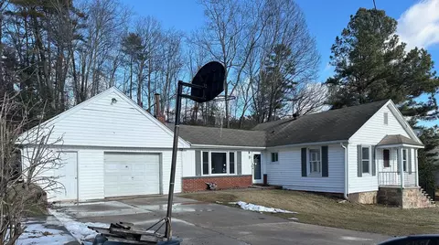 60 Oak St, Craigsville, VA 24430