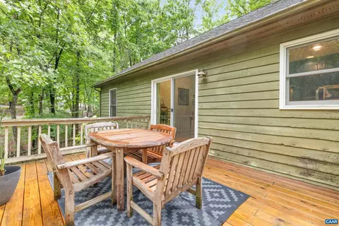 Exterior - 5 Hawks Pl, Palmyra, VA 22963 photo 4 of 7
