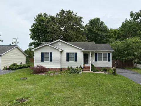 25 Canton Ln, Stuarts Draft, VA 24477