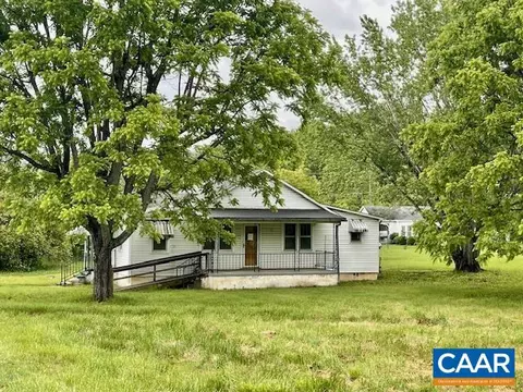 24 E 1st St E, Craigsville, VA 24430