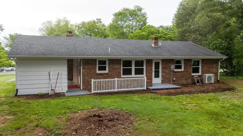 91 Cooper Dr, Stuarts Draft, VA 24477 photo 5