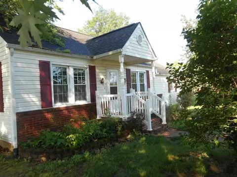 1079 W Main St W, Stanley, VA 22851