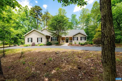 61 Wildwood Dr, Palmyra, VA 22963 photo 2