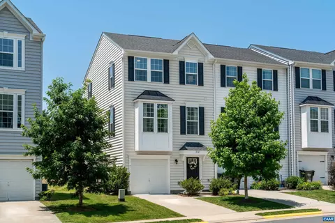 2112 Elm Tree Ct, Charlottesville, VA 22911