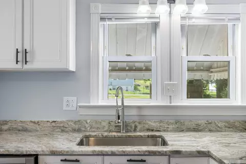 Kitchen - 561 Arch Ave, Waynesboro, VA 22980 photo 5 of 11
