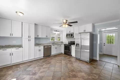 Kitchen - 561 Arch Ave, Waynesboro, VA 22980 photo 1 of 11