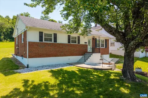 Exterior - 1321 E Main St E, Waynesboro, VA 22980 photo 3 of 7