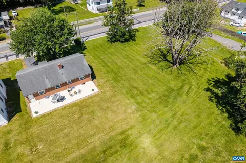 View/Area - 1321 E Main St E, Waynesboro, VA 22980 photo 2 of 4