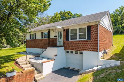 1321 E Main St E, Waynesboro, VA 22980