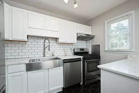 2527 Hydraulic Rd #17, Charlottesville, VA 22901