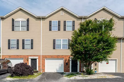 417 Maryland Ave, Shenandoah, VA 22849