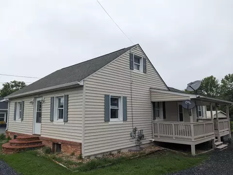 374 W Old Cross Rd W, New Market, VA 22844