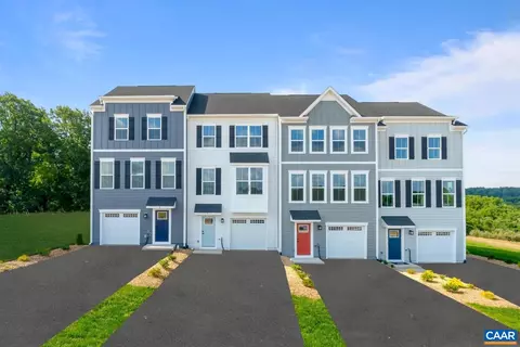 26 Iron Horse Ln, Fishersville, VA 22939