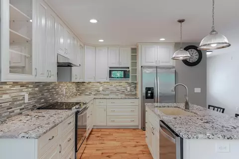 Kitchen - 266 Locustdale Loop, Shenandoah, VA 22849 photo 4 of 7