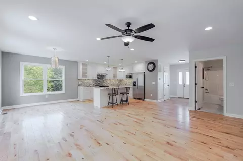 Living - 266 Locustdale Loop, Shenandoah, VA 22849 photo 4 of 6