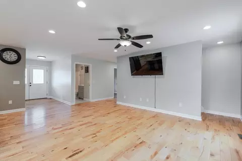 Living - 266 Locustdale Loop, Shenandoah, VA 22849 photo 3 of 6