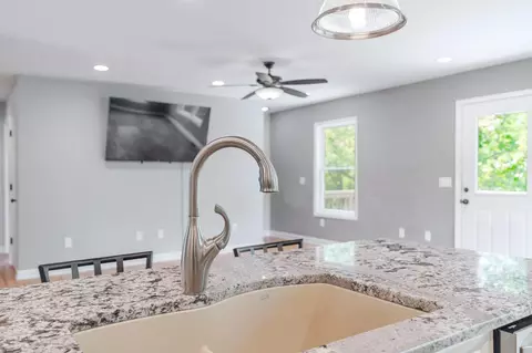 Kitchen - 266 Locustdale Loop, Shenandoah, VA 22849 photo 7 of 7