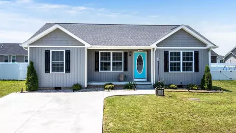 1453 Mandolin Ave, Grottoes, VA 24441